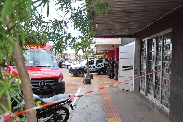 Criminosos invadem barbearia e executam homem a tiros na Capital