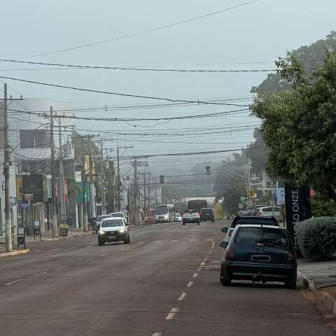 Maracaju acorda sob nevoeiro e previs&atilde;o indica mudan&ccedil;a no tempo ao longo do dia