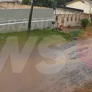 Mulher fugindo de marido armado e beij&atilde;o de Ana Castela lideram semana