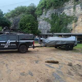 Barco avaliado em R$ 400 mil &eacute; apreendido em opera&ccedil;&atilde;o que tem PM como alvo