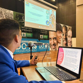 Pesquisa sobre inclus&atilde;o faz de Lucas o 1&ordm; mestre com paralisia cerebral no MS