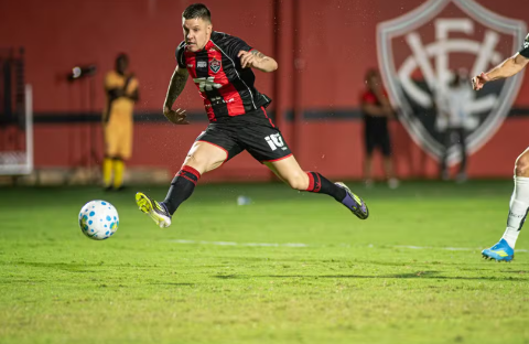 Vit&oacute;ria e Corinthians empatam sem gols em jogo com poucas finaliza&ccedil;&otilde;es