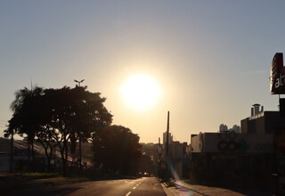 Sol predomina e calor ganha for&ccedil;a neste domingo, com baixa umidade do ar