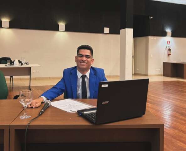 Pesquisa sobre inclus&atilde;o faz de Lucas o 1&ordm; mestre com paralisia cerebral no MS