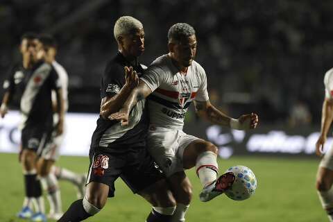 Vasco vira sobre o S&atilde;o Paulo no fim, encerra jejum e sobe na tabela