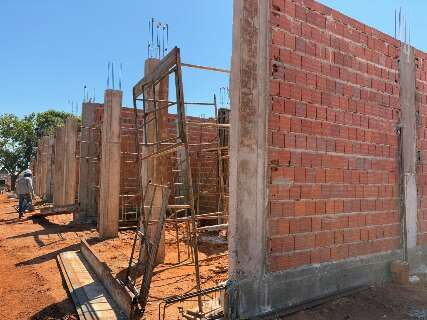 Com avan&ccedil;o das obras, condom&iacute;nio premiado come&ccedil;a a ganhar paredes