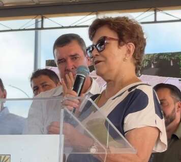 Emo&ccedil;&atilde;o em fam&iacute;lia marca inaugura&ccedil;&atilde;o de obra do governo 