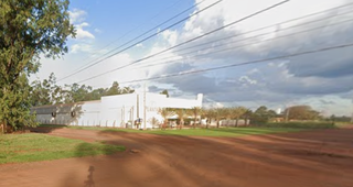 Motociclista fica em estado grave ap&oacute;s colis&atilde;o com picape em cruzamento