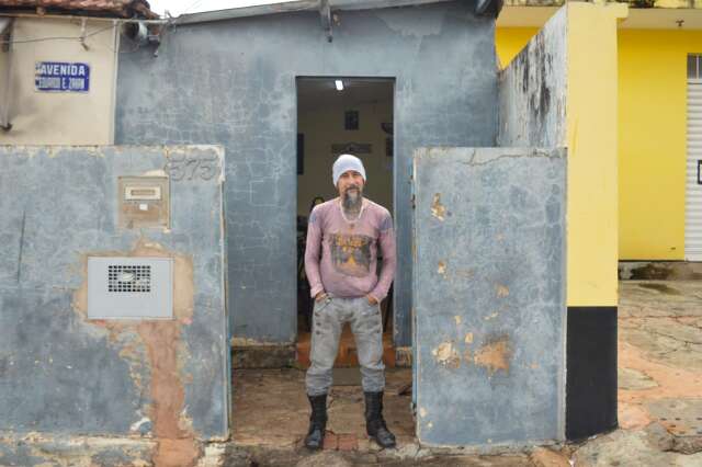 Portinha na Zahran esconde rel&iacute;quia de fam&iacute;lia, roqueiro e barbearia