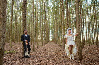 Ap&oacute;s noivado em show de Guns, casal recria &ldquo;November Rain&rdquo;