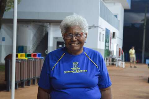 Maria volta a estudar aos 73 anos e vira a amiga m&atilde;ezona da turma 