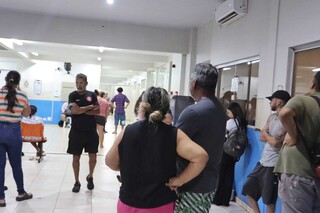 Pacientes enfrentam horas de espera e filas lotam UPAs em Campo Grande