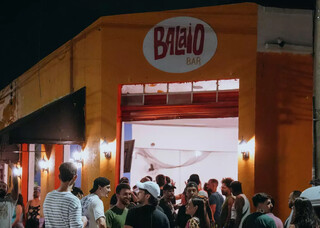 Casal abriu bar de brasilidades em 9 dias e fez galp&atilde;o ganhar vida na 14