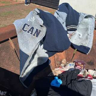 Beb&ecirc; encontrado em lixeira ainda tinha cord&atilde;o umbilical e morreu horas antes