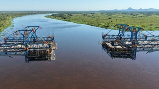 Avi&atilde;o passa por baixo de ponte na Rota Bioce&acirc;nica e exp&otilde;e 78 trabalhadores