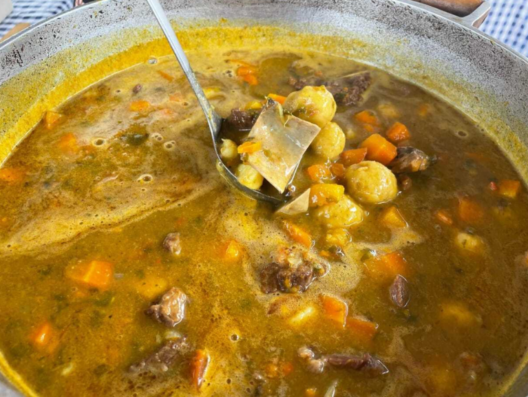 Com lambreado e vori vori, Rozilei resgata sabores da infância 