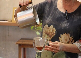 Xarope de guaco resgata gostinho de casa de v&oacute; e melhora imunidade