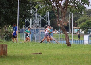 Corrida de 5 km no feriado anima atletas e incentiva o esporte nos bairros