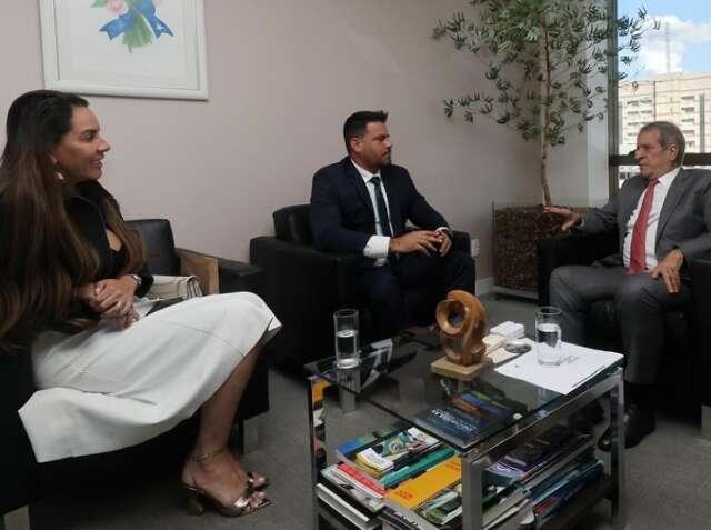 Duas semanas ap&oacute;s filia&ccedil;&atilde;o, esposa de Contar faz contrato de R$ 1 milh&atilde;o com PL