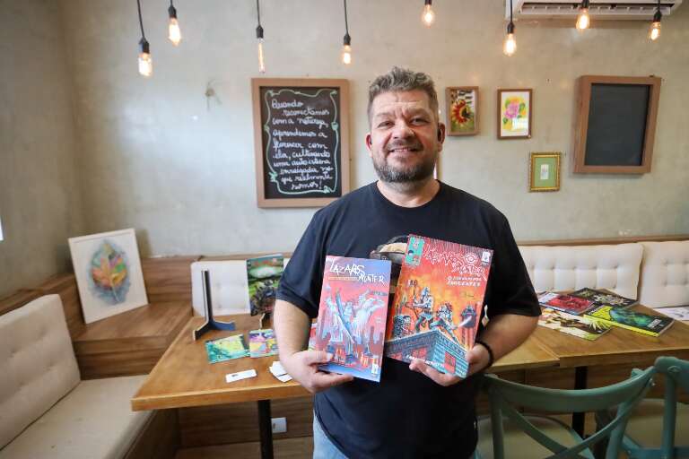 Emmanuel esperou 20 anos para viver o sonho de desenhar HQ