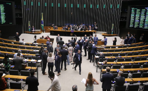 C&acirc;mara libera tramita&ccedil;&atilde;o de projetos contra escala 6x1