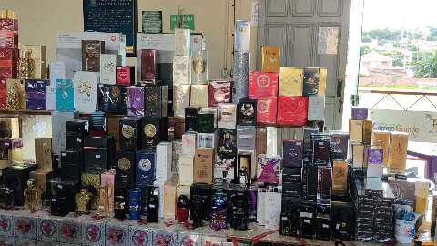 Instituto realiza bazar com produtos doados pela Receita Federal