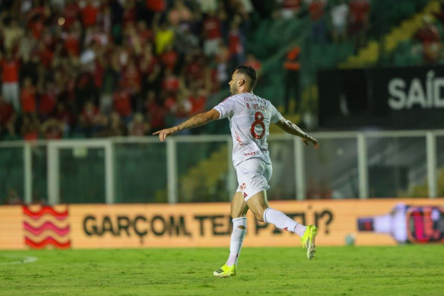 Inter vence fora e Fortaleza vira em casa na Copa do Brasil