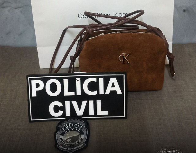 Mulher furta bolsa de R$ 779 após gastar R$ 1,2 mil em shopping