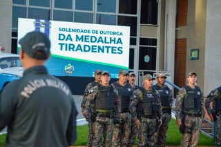 Riedel garante promo&ccedil;&otilde;es a partir de maio durante entrega da Medalha Tiradentes