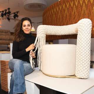 Arquiteta de MS leva poltrona &ldquo;Saudade&rdquo; e tapete &ldquo;Rio dos Cocares&rdquo; a Mil&atilde;o