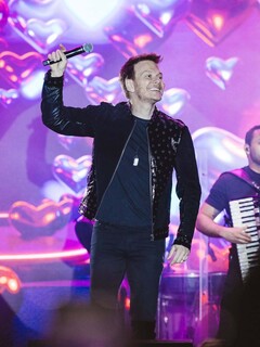 Michel Tel&oacute; faz show gratuito no Parque das Na&ccedil;&otilde;es Ind&iacute;genas
