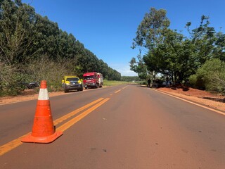 Batida traseira seguida de capotagem mata mulher e deixa 4 feridos 