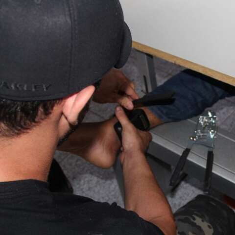 S&oacute; um em cada dez agressores de mulher &eacute; monitorado por tornozeleira em MS