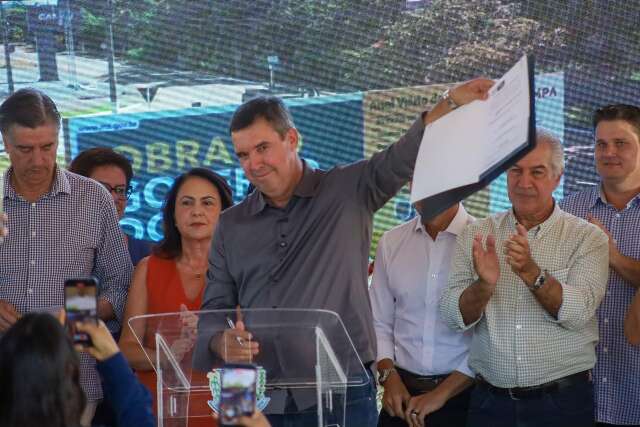 Riedel entrega obras e autoriza anel vi&aacute;rio para desafogar tr&acirc;nsito em Bonito