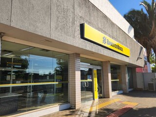 Ag&ecirc;ncia banc&aacute;ria onde homem morreu ap&oacute;s invas&atilde;o suspende atendimento