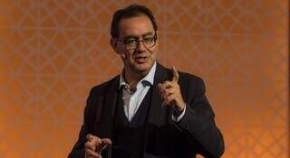 Augusto Cury faz palestra solid&aacute;ria para ajudar Hospital S&atilde;o Juli&atilde;o na Capital