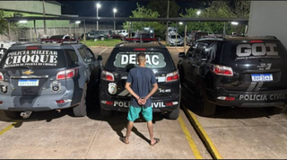 Barraco onde casal suspeito de furto foi morto a facada &eacute; incendiado