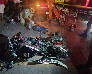 Motociclista &eacute; socorrido inconsciente ap&oacute;s bater contra carro em Corumb&aacute;