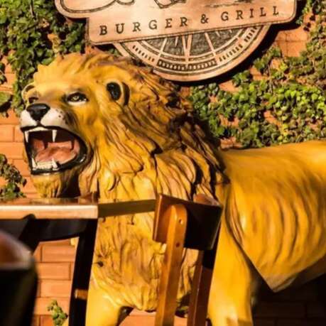 Hamburgueria oferece 1 ano de lanche gr&aacute;tis para quem achar le&atilde;o furtado