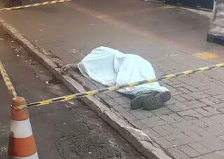 Estudante &eacute; executado com quatro tiros no Centro de Navira&iacute;