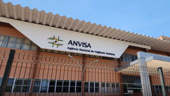 Anvisa pro&iacute;be clobutinol em xaropes para tosse por risco de arritmia card&iacute;aca