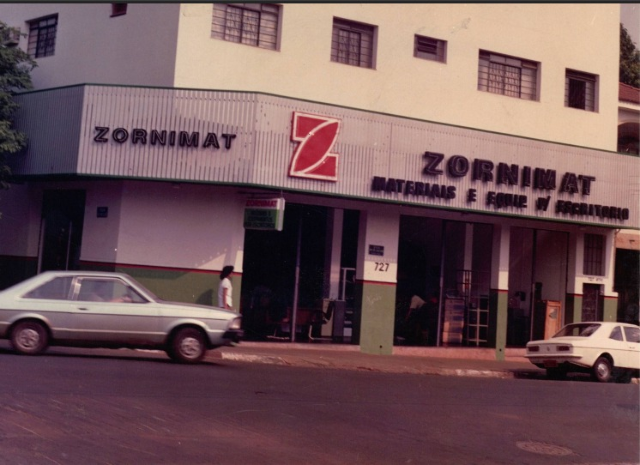 Ap&oacute;s sobreviver a crises, rede fundada por irm&atilde;os resiste &agrave;s grandes plataformas