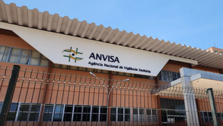 Anvisa pro&iacute;be clobutinol em xaropes para tosse por risco de arritmia card&iacute;aca