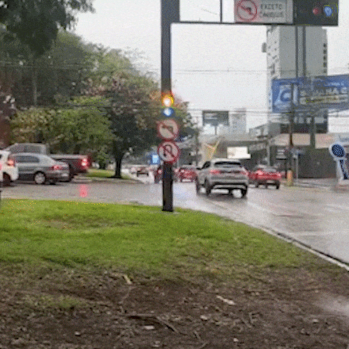 Multas passam a valer para convers&atilde;o proibida na Afonso Pena com a Rua Bahia