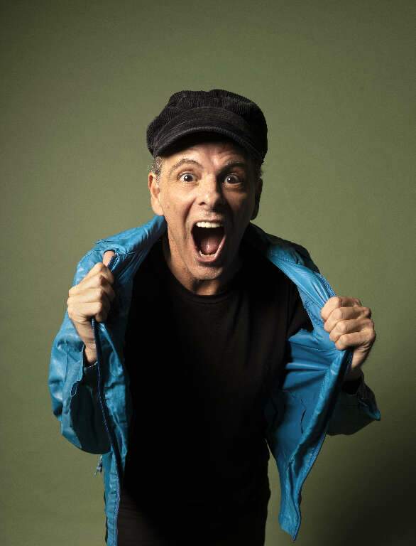 Véspera de feriado tem show de Rodrigo Santos, ex-Barão Vermelho