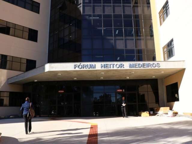 Ju&iacute;za sentencia pastor a 71 anos por abusos sexuais contra pr&oacute;pria filha