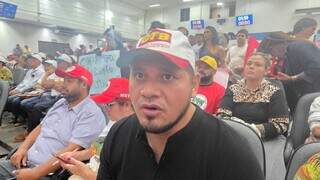 Proibi&ccedil;&atilde;o de banheiro e briga por terra unem manifestantes contra vereadores