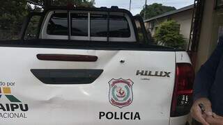 Brasileiro atropela manifestantes em escola e troca tiros com policiais