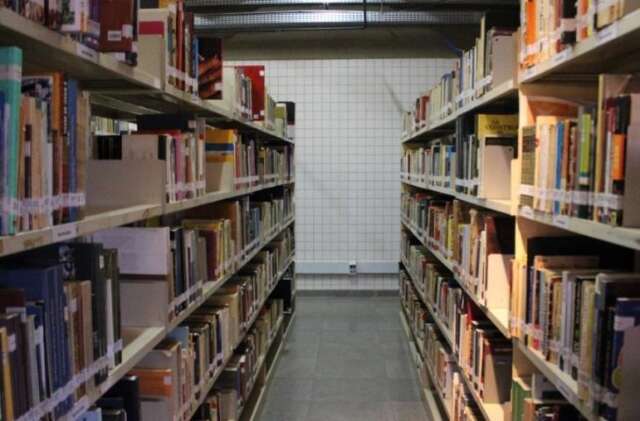 Brasil ganha novo plano de leitura com foco em bibliotecas e acesso