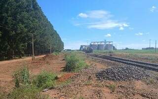 Produtores recorrem &agrave; Justi&ccedil;a e conseguem garantir passagem sobre os trilhos